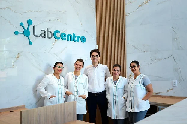Equipe do LabCentro na recepção da unidade de Ivinhema
